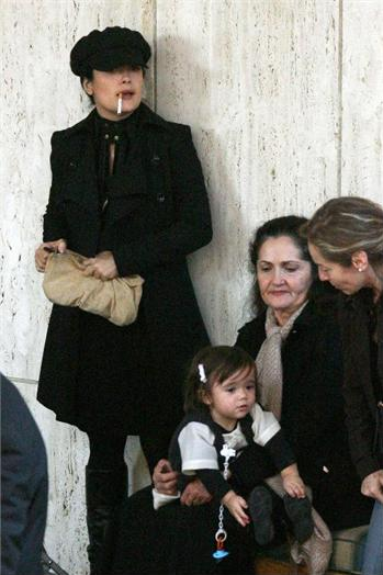 salma hayek breastfeeding addiction. salma-and-valentina.png