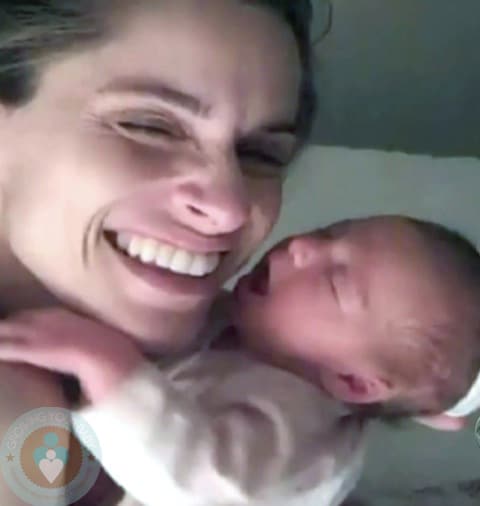 bethenny frankel baby bump. Amanda Peet Shows Off Baby