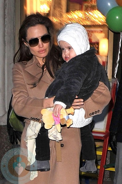 Art Time For Angelina Jolie, Brad Pitt & Twins Knox And Vivienne