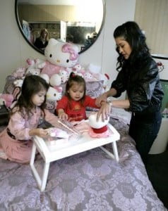 Kristi Yamaguchi with daughters