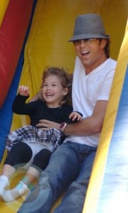 Larry Birkhead and Dannielynn at the market