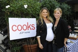 Ali Larter and Julie Bowen