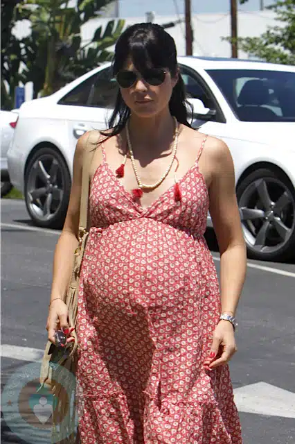 Pregnant Selma Blair Is Pretty In Pink 