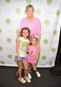 Actress Ali Wentworth and daughters Elliott Stephanopoulos and Hooper Stephanopoulos