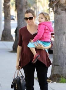 Jennifer Garner out with daughter Seraphina