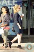 Pregnant Anna Paquin grabbing ice cream