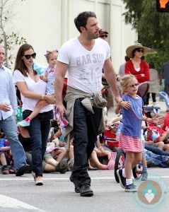 Ben Affleck, Violet Affleck, Jennifer Garner, SEraphina Affleck @ the 4th of July Parade