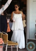 Kourtney-Kardashian-shops-at-Bel-Bambini