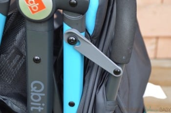 GB Qbit Stroller - frame lock