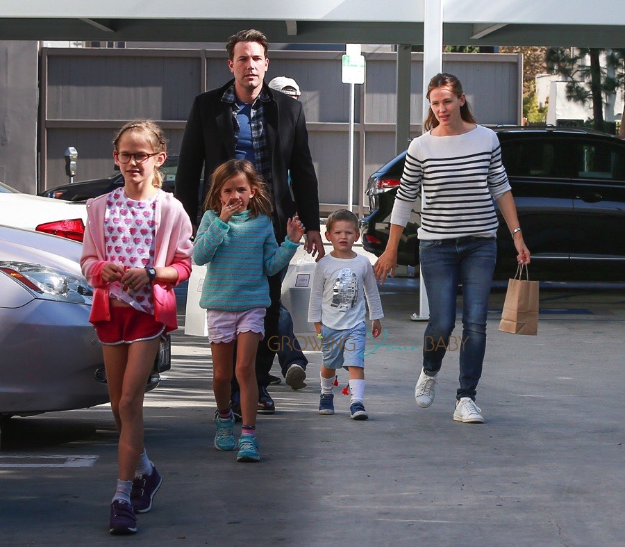 Ben Affleck and Jennifer Garner are seen leaving Cake Mix with their ...