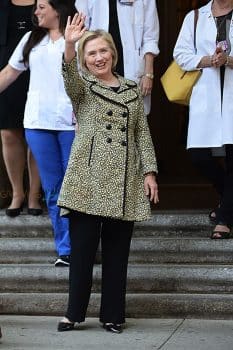 Hilary Clinton leaves the hospital after daughter Chelsea gives birth