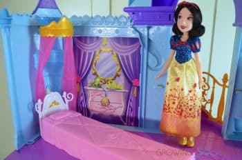 Disney princess Royal Dreams Castle 2016 - Sleeping Beauty's bedroom