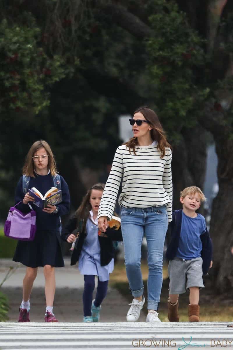 Jennifer Garner out in Brentwood with kids Violet, Seraphina and Sam ...