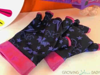 Vampirina Spooktastic Spookylele - gloves 2