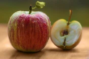 best-way-to-wash-apples