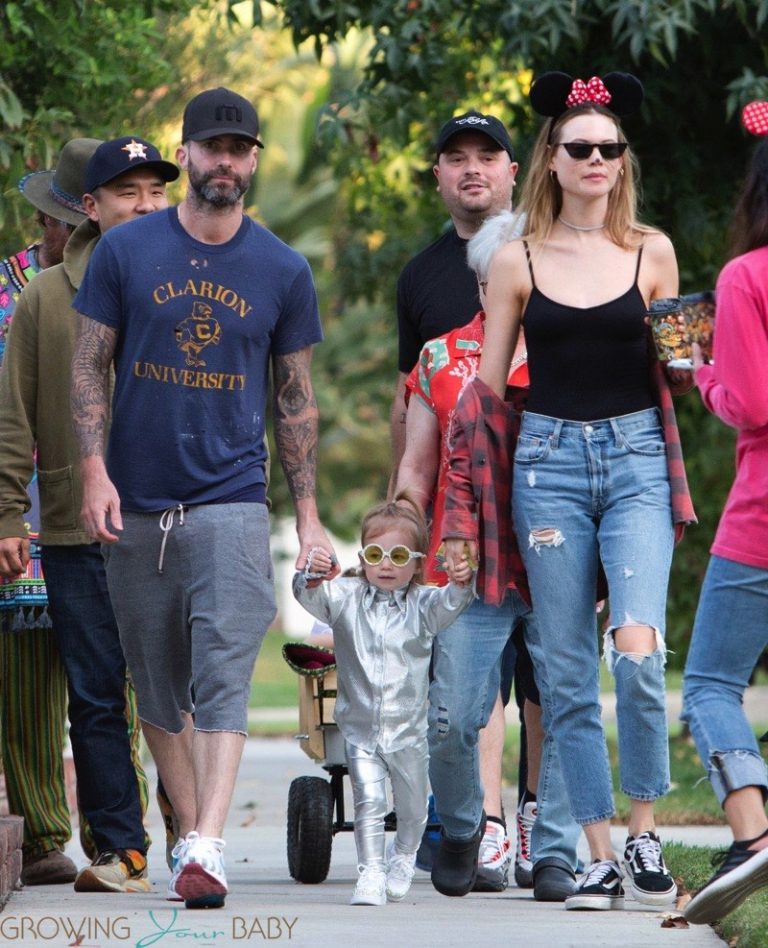 Adam Levine And Behati Prinsloo Take Their Daughter Out Fr Halloween 768x948 