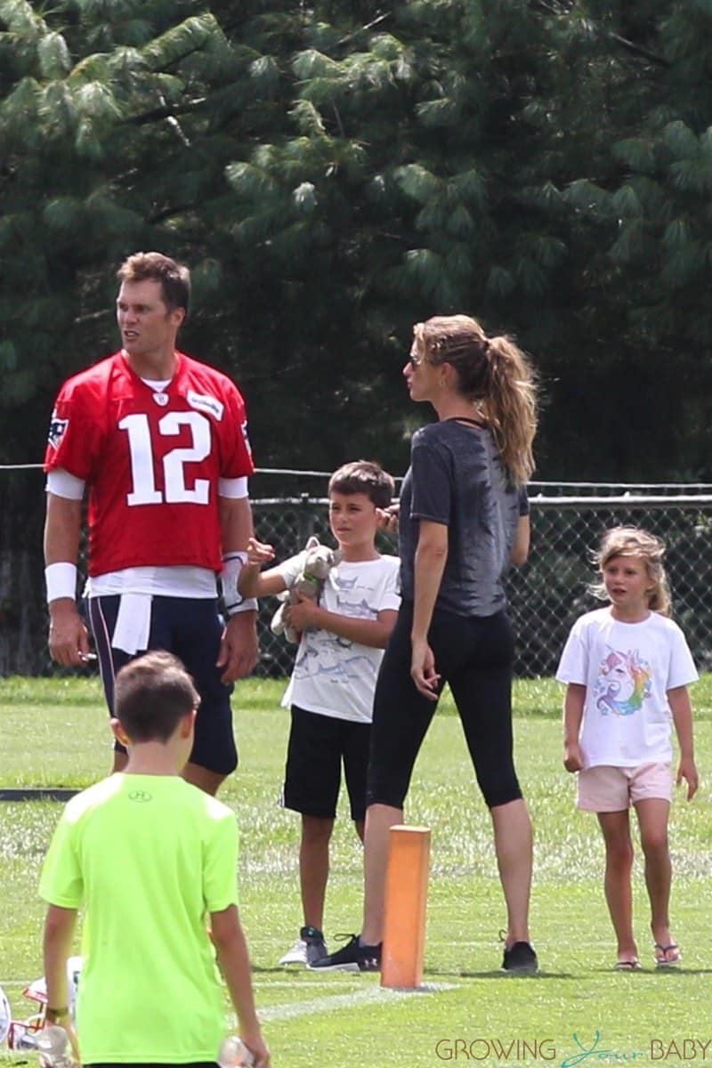 Tom Brady with wife Gisele, daughter Vivian and son Ben at practice ...