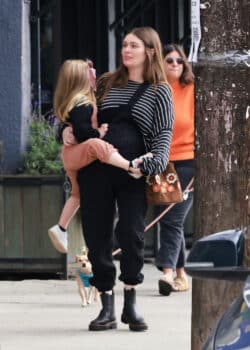 Aaron Paul and pregnant wife Lauren Parsekian take their daughter out to lunch