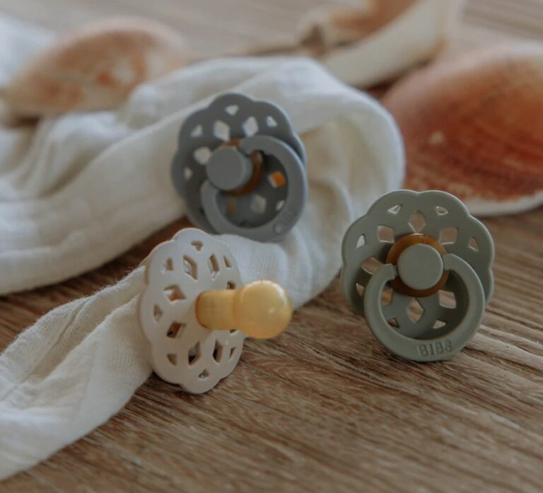 10 Best Baby Pacifiers Brands – Growing Your Baby