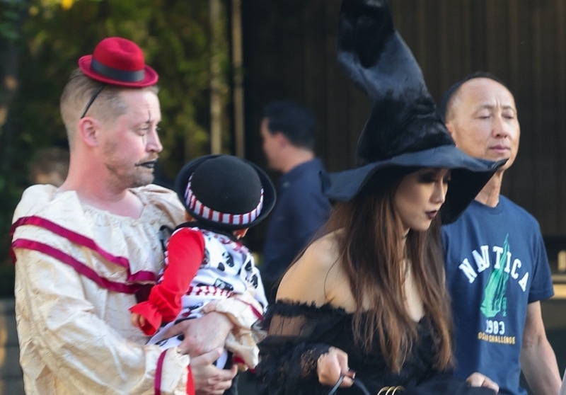 Macaulay Culkin And Brenda Song Trick Or Treat With Their Family in