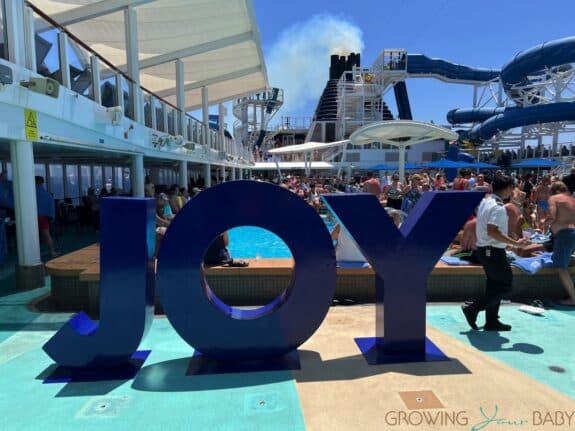 Norwegian Joy pool deck