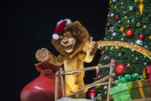 Holidays at Universal Orlando Resort - Universals Holiday Parade featuring Macys