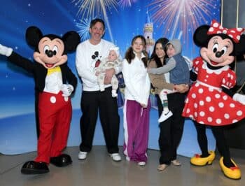 Jenna Dewan and Steve Kazee with kids Evie Tatum, Callum and Rhiannon at Disney on ice in LA