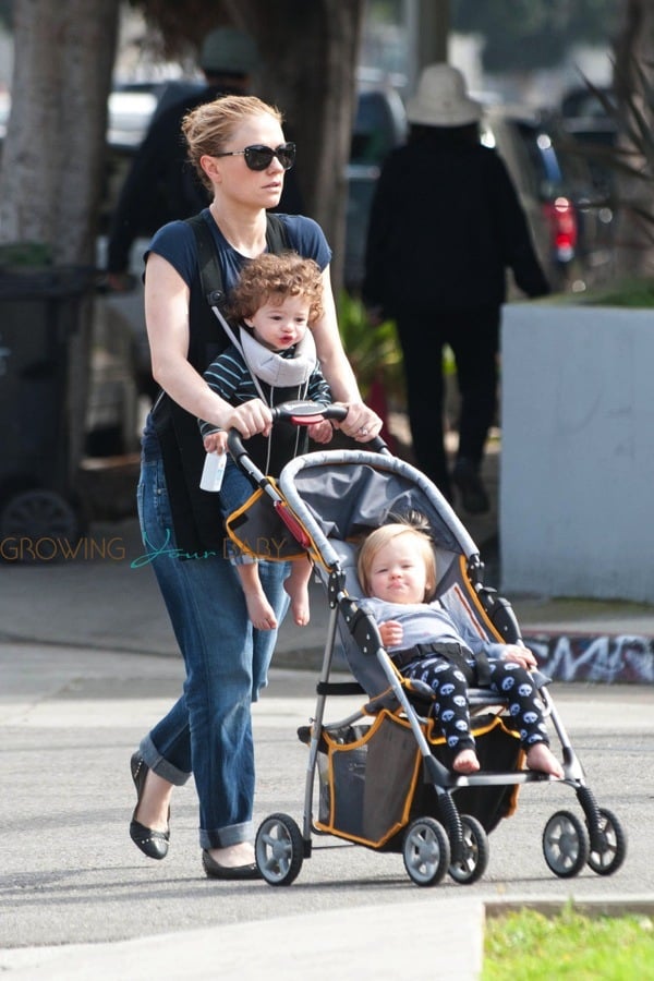 Anna Paquin steps out with her twins Poppy & Charlie - Growing Your Baby