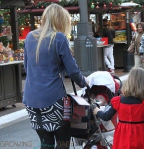 Busy Philipps with her daughter Cricket Silverstein shopping at the grove