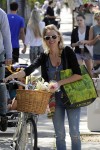 Naomi Watts out for mothers day with her family