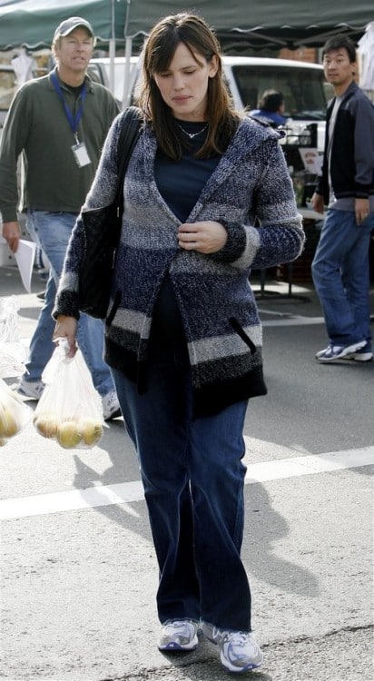 Jennifer Garner at Farmer's Market in Santa Monica!