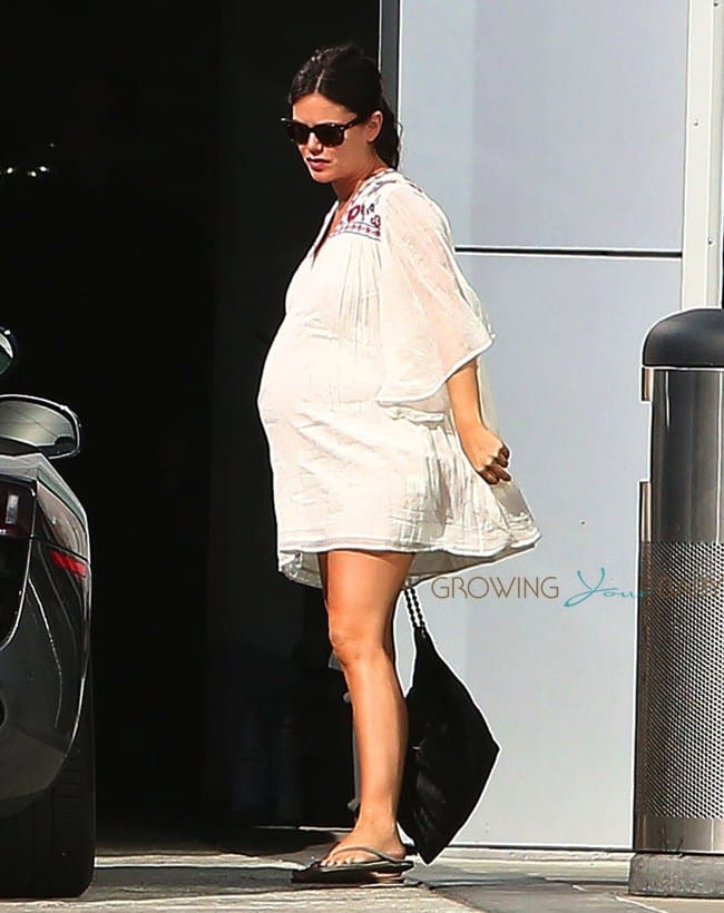 Pregnant Rachel Bilson out in LA - Growing Your Baby